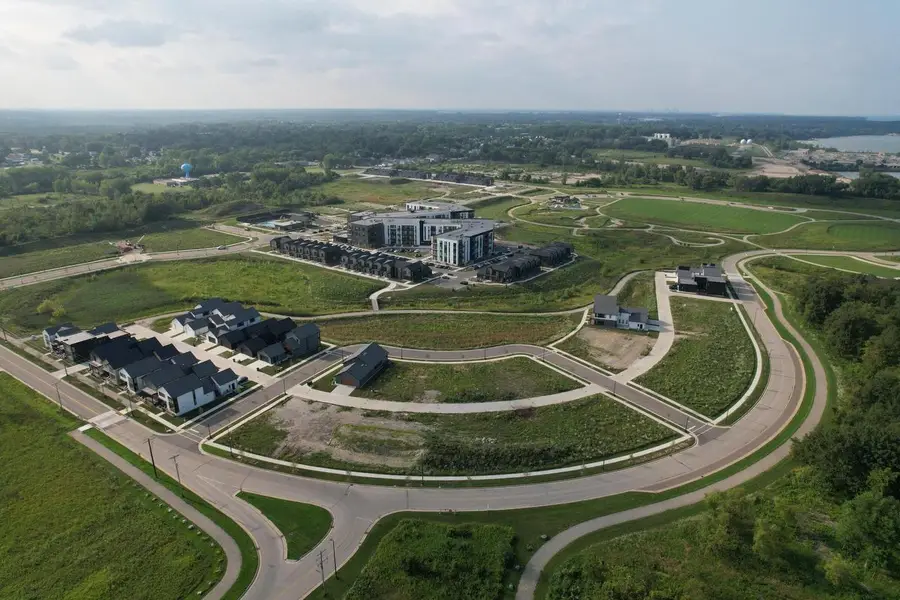 9463 E LAKE VISTA PARKWAY #4003, Oak Creek, WI 53154 - #2
