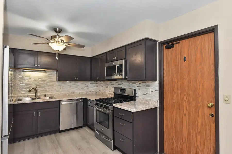 W178N9710 Riversbend CIRCLE W, Germantown, WI 53022 - #3