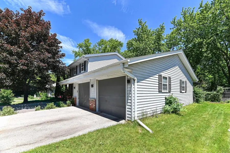 7524 N 90th STREET, Milwaukee, WI 53224 - #3