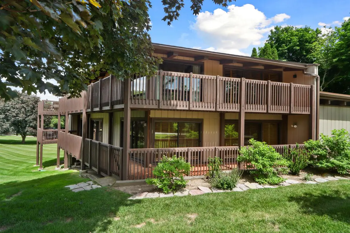 910 Windsor COURT #KK1, Fontana, WI 53125 - #1