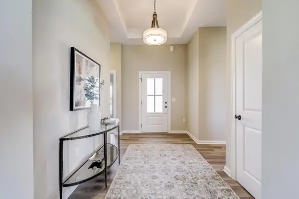 1372 Prairie Creek CIRCLE #20C, Oconomowoc, WI 53066