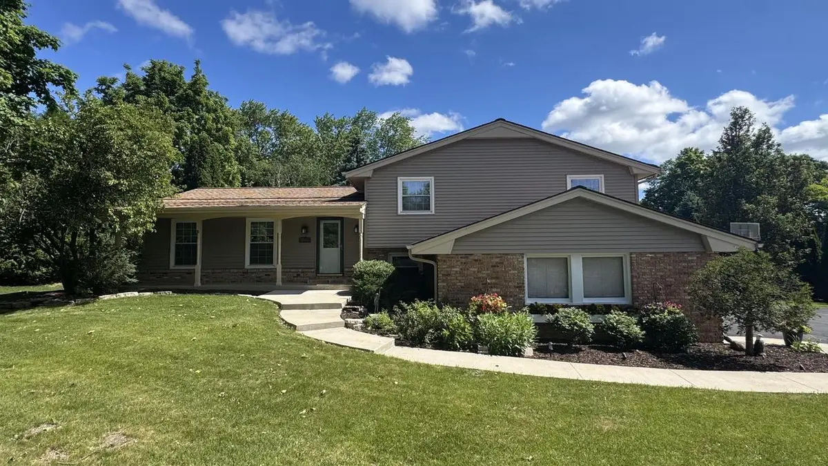 5340 S Maryknoll DRIVE, New Berlin, WI 53151 - #1