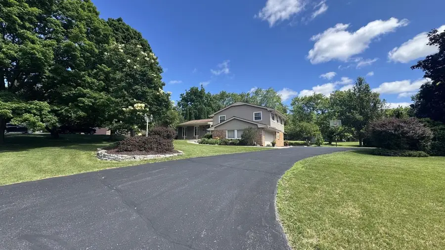 5340 S Maryknoll DRIVE, New Berlin, WI 53151 - #3