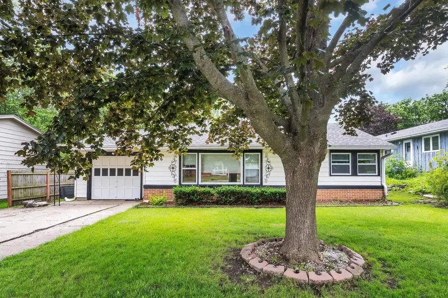 4306 South STREET, McHenry, IL 60050 - #2
