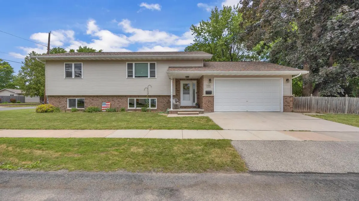 1520 Columbia AVENUE, Oshkosh, WI 54906 - #1