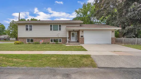1520 Columbia AVENUE, Oshkosh, WI 54906