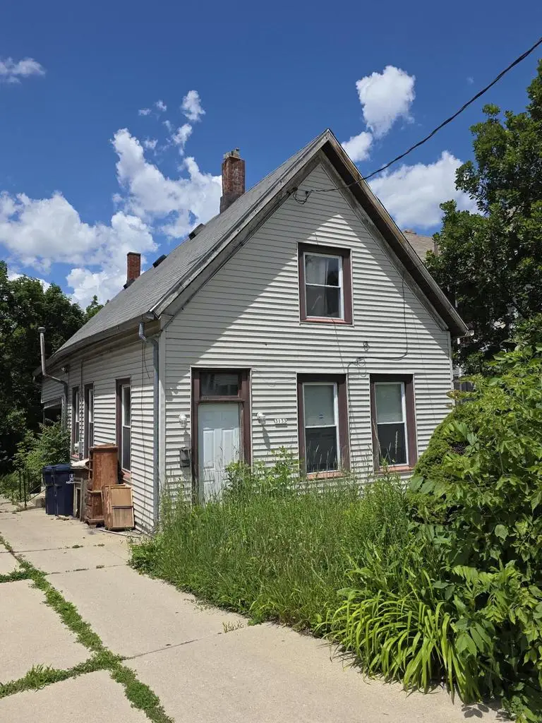 3133 N Julia STREET, Milwaukee, WI 53212 - #1