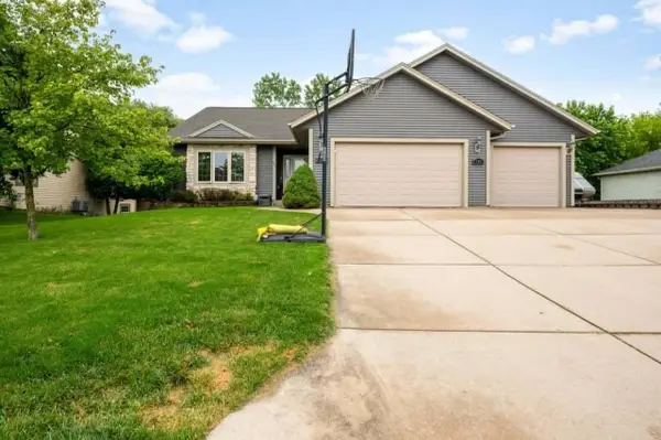 203 Jenna COURT, Watertown, WI 53098