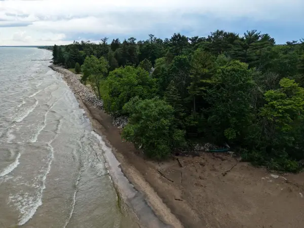 N2206 FOSTER ROAD S, Oostburg, WI 53070