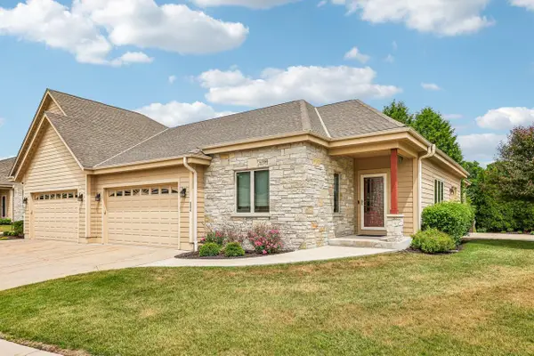 534 Garden Prairie DRIVE #7, Waukesha, WI 53186