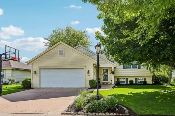 3737 Stillwater CIRCLE, Waukesha, WI 53189