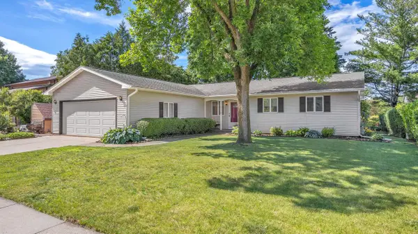 1160 W 19th AVENUE, Oshkosh, WI 54902