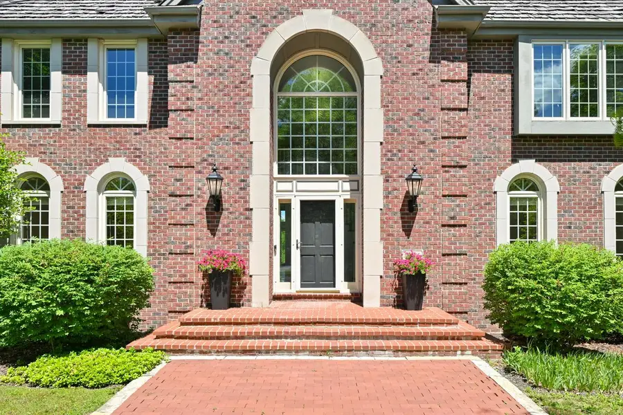 2146 W Columbia DRIVE, Mequon, WI 53092 - #3