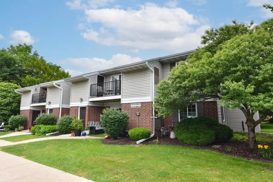 W169N11054 Ashbury LANE #4, Germantown, WI 53022 - #2