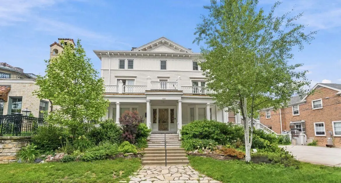 2328 E Back Bay STREET, Milwaukee, WI 53202 - #1