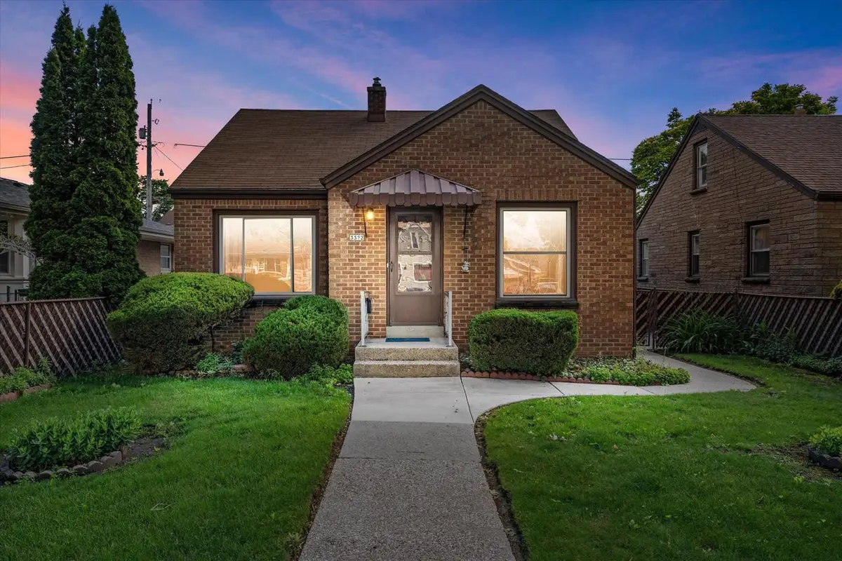3322 S Dayfield AVENUE, Milwaukee, WI 53207 - #1