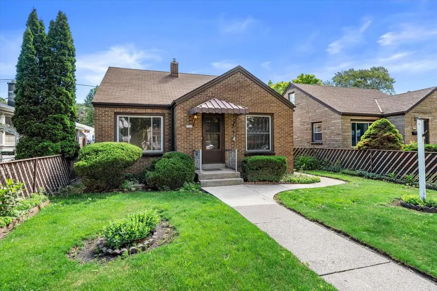 3322 S Dayfield AVENUE, Milwaukee, WI 53207 - #2