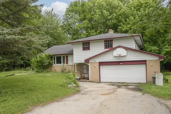 5210 S Balboa DRIVE, New Berlin, WI 53151