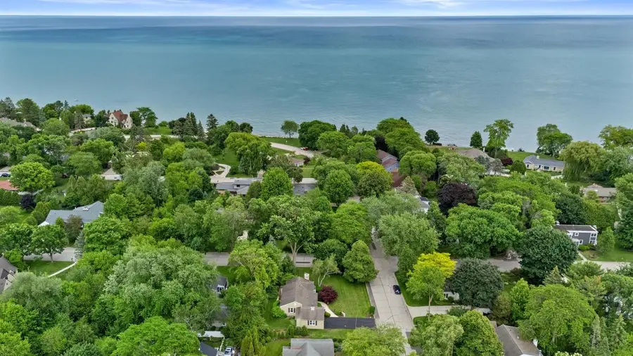 200 S Vincennes CIRCLE, Racine, WI 53402 - #2