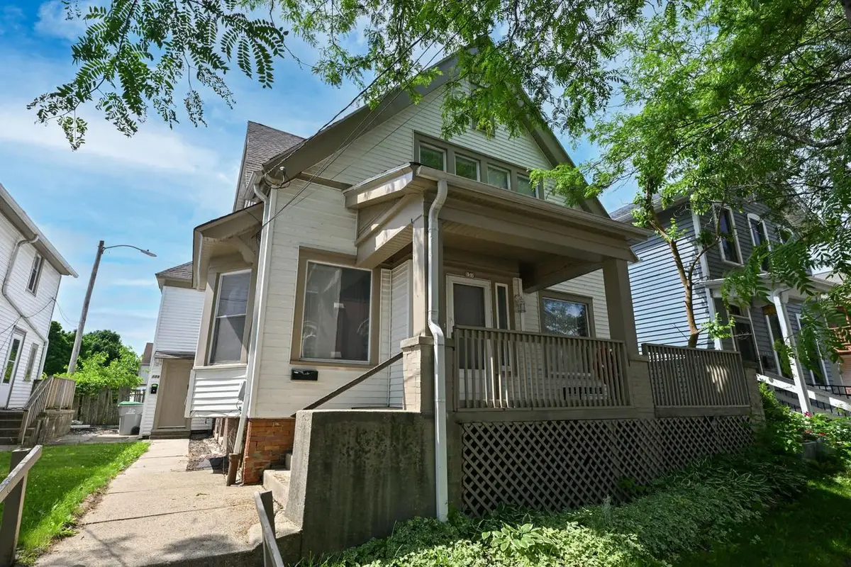 137-39 E Garfield AVENUE, Milwaukee, WI 53212 - #1