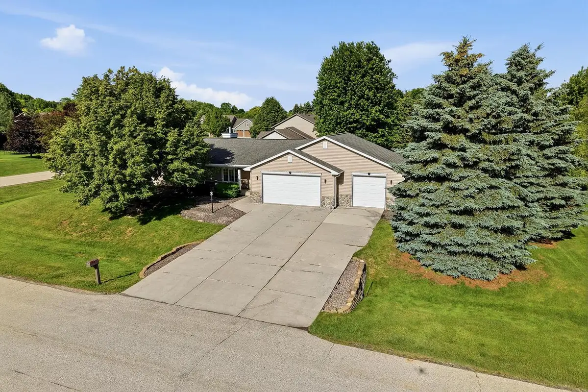 4702 Hunters Glen DRIVE, Sheboygan, WI 53083 - #1