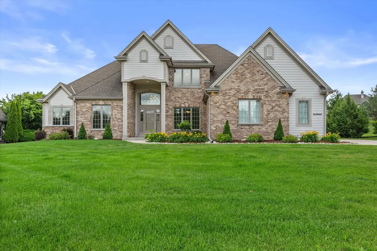 W218N5466 Taylors Woods DRIVE, Menomonee Falls, WI 53051 - #1