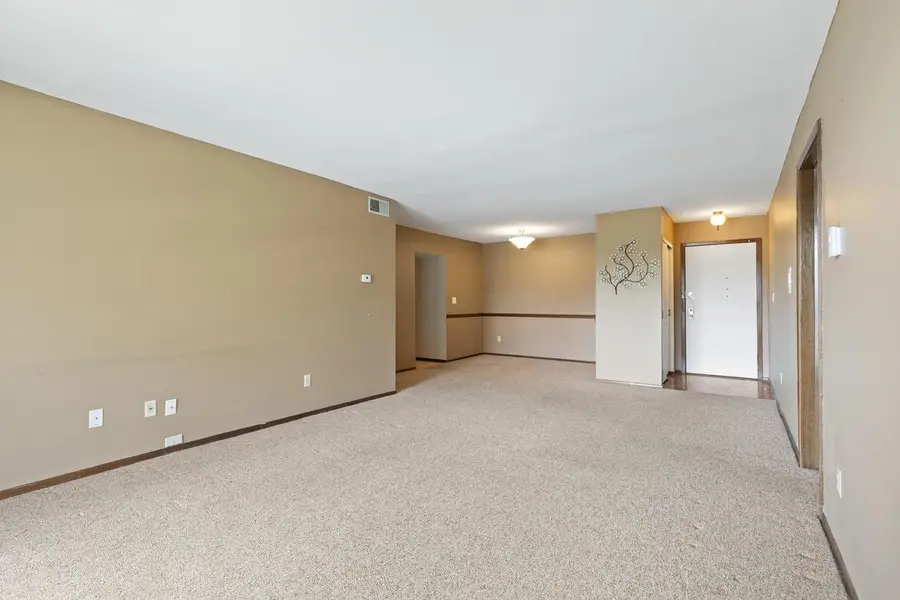 3609 N Tucker PLACE #205, Milwaukee, WI 53222 - #2