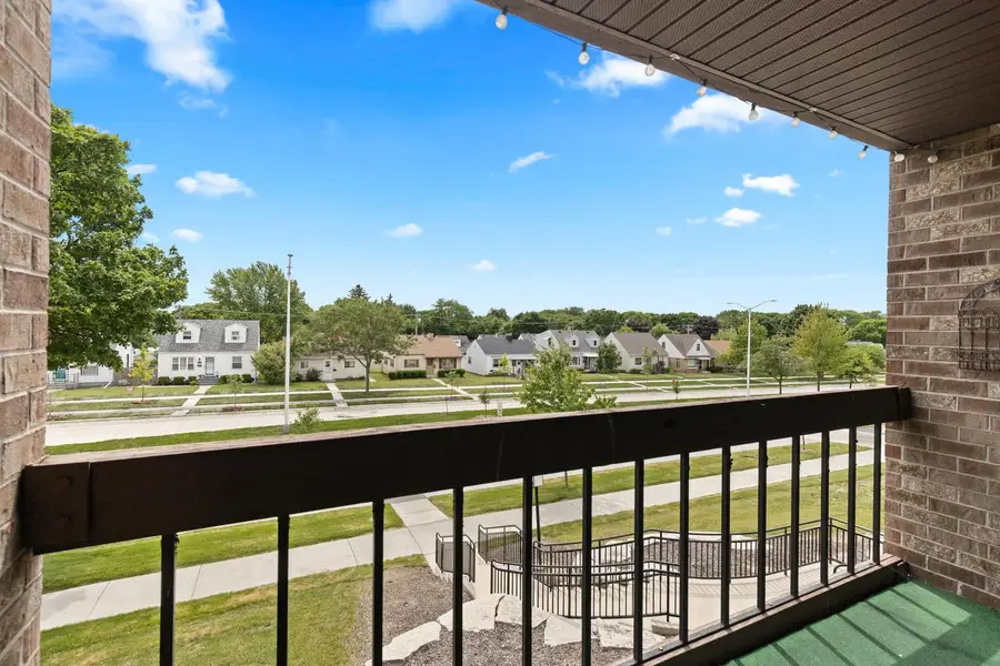 3609 N Tucker PLACE #205, Milwaukee, WI 53222 - #3