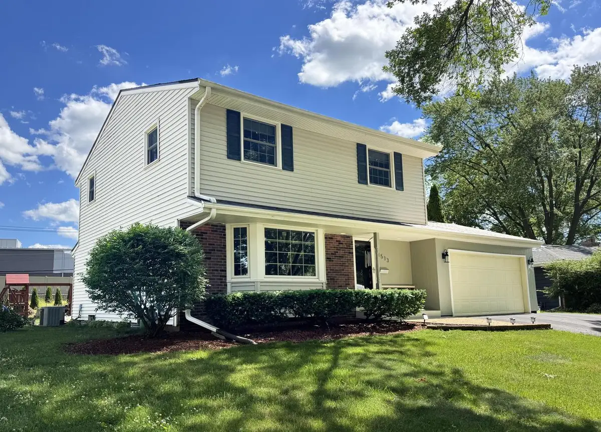 1513 Greenway TERRACE, Waukesha, WI 53186 - #1