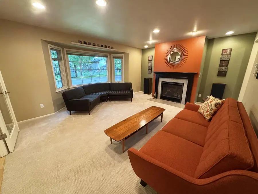 1513 Greenway TERRACE, Waukesha, WI 53186 - #2