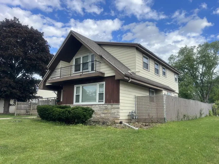 8915-8915A W Carmen AVENUE, Milwaukee, WI 53225 - #3