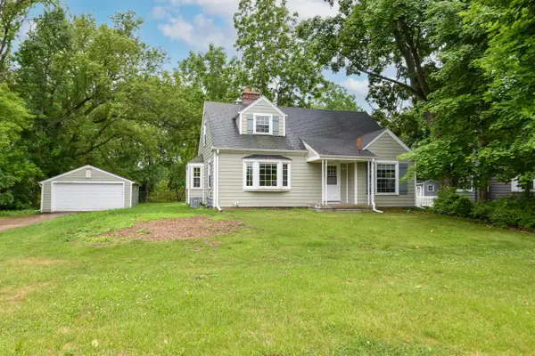 6701 W Howard AVENUE, Milwaukee, WI 53220