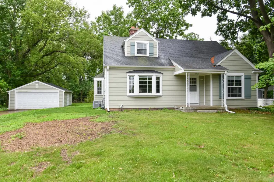 6701 W Howard AVENUE, Milwaukee, WI 53220 - #2