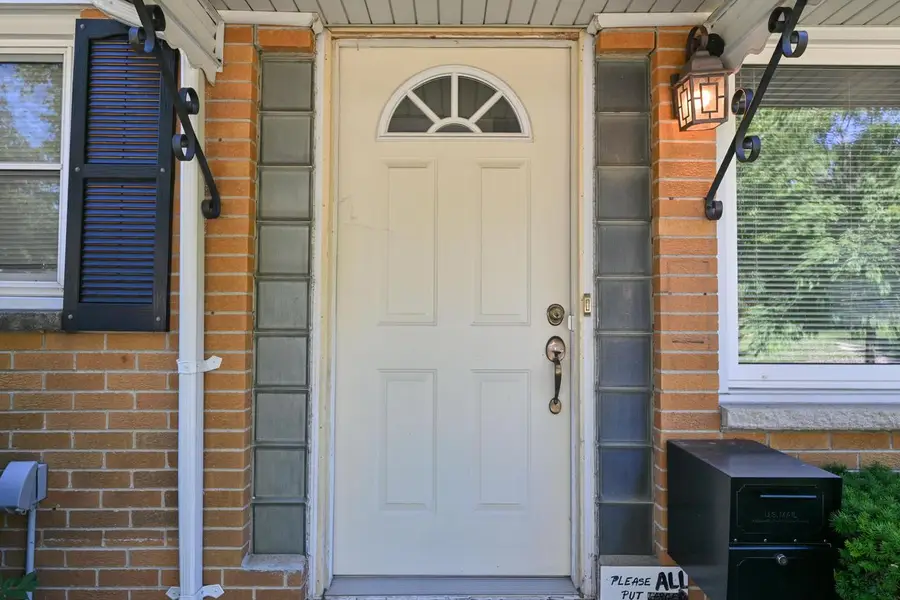 4672 N 69th STREET, Milwaukee, WI 53218 - #3