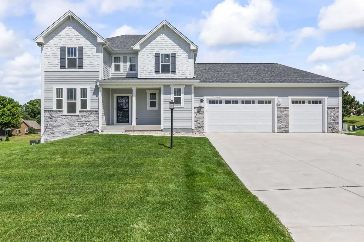 W193N5036 Rosemary RIDGE, Menomonee Falls, WI 53051 - #1
