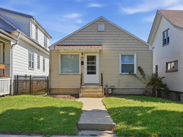 2247 E Vollmer AVENUE, Milwaukee, WI 53207
