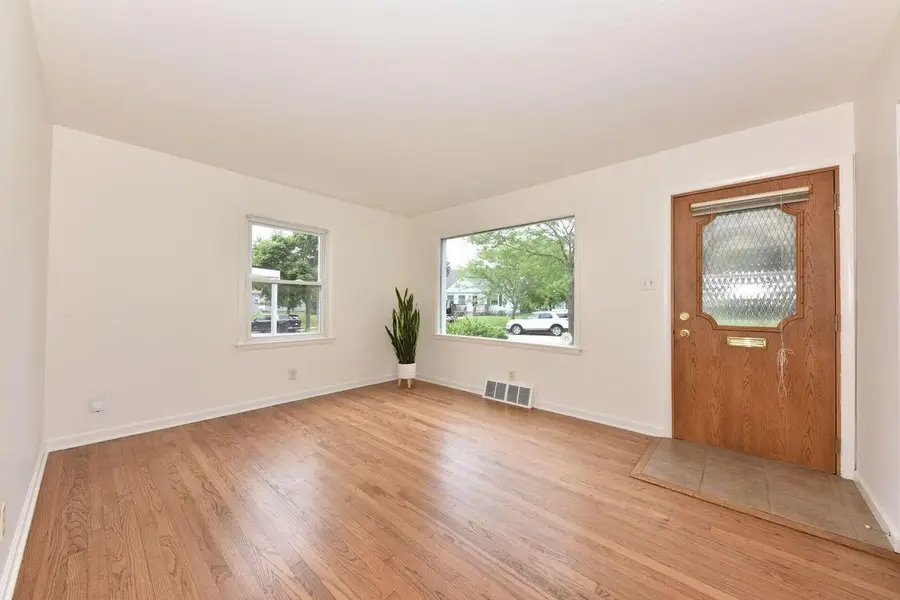 6639 W Bennett AVENUE, Milwaukee, WI 53219 - #3