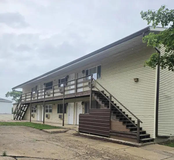 425 10th STREET N, La Crosse, WI 54601