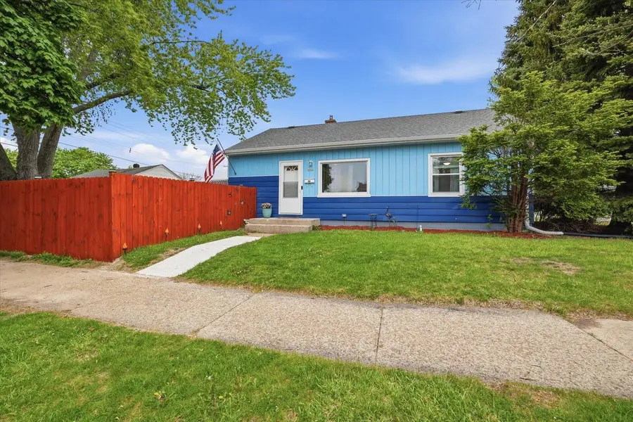 6800 W Ohio AVENUE, Milwaukee, WI 53219 - #2