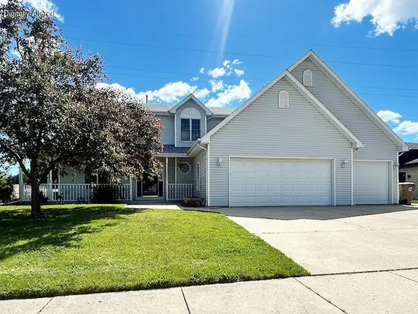 2215 28th AVENUE, Kenosha, WI 53140