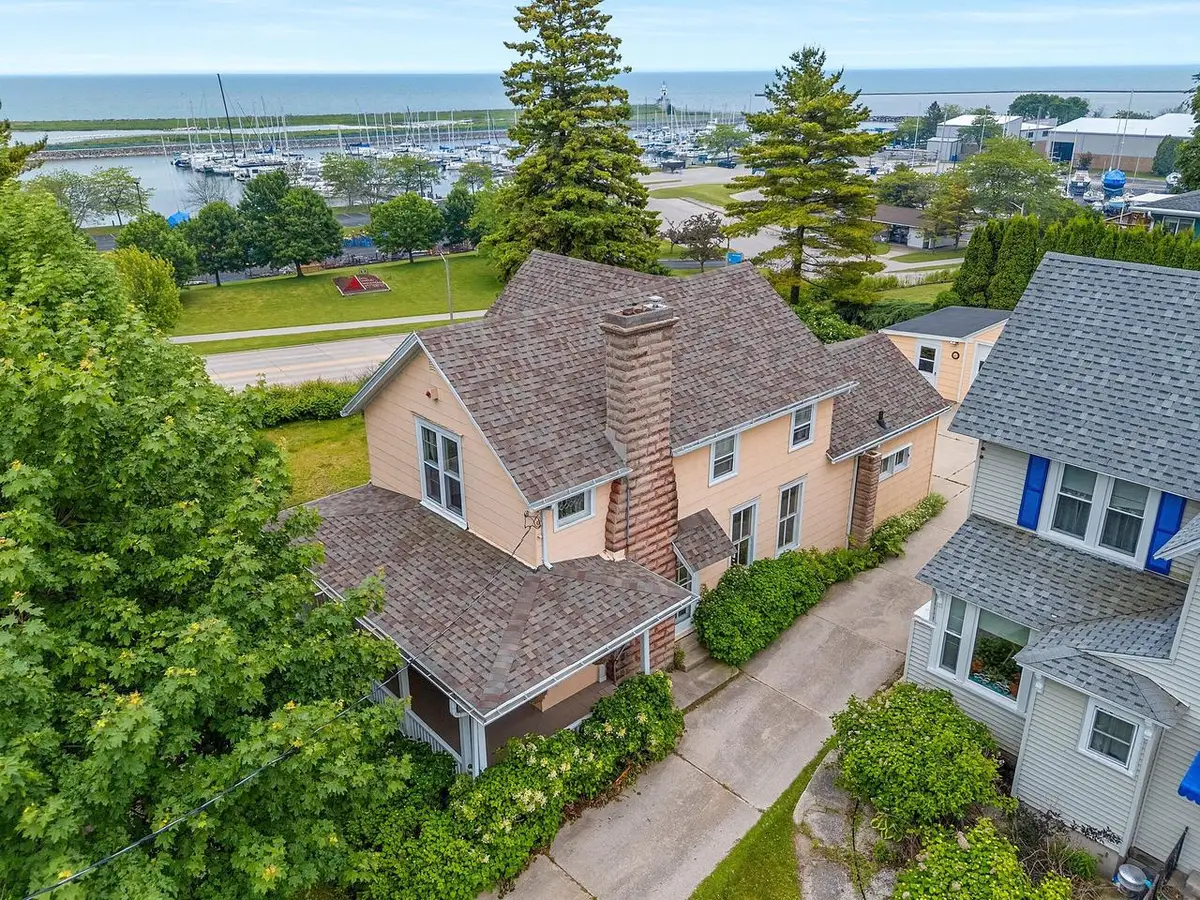 315 Park STREET, Manitowoc, WI 54220 - #1
