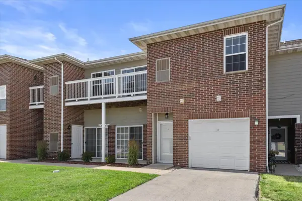 6746 100th PLACE #E, Pleasant Prairie, WI 53158