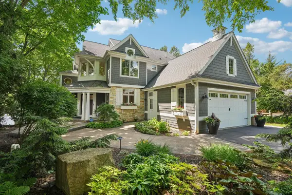 W343N6293 S Bayview ROAD, Oconomowoc, WI 53066