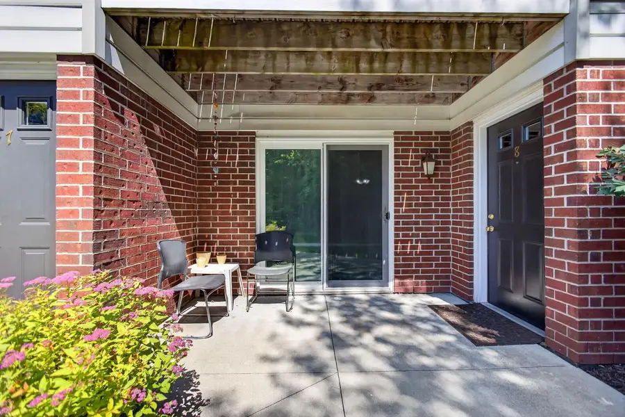 W168N11065 Ashbury CIRCLE #8, Germantown, WI 53022 - #2