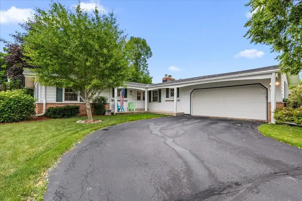 N90W17761 St Stevens DRIVE, Menomonee Falls, WI 53051