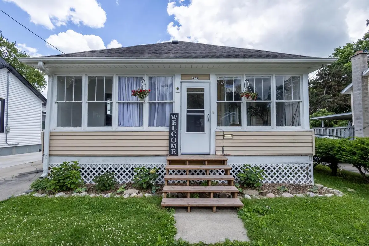 423 W South STREET, Oconomowoc, WI 53066 - #1
