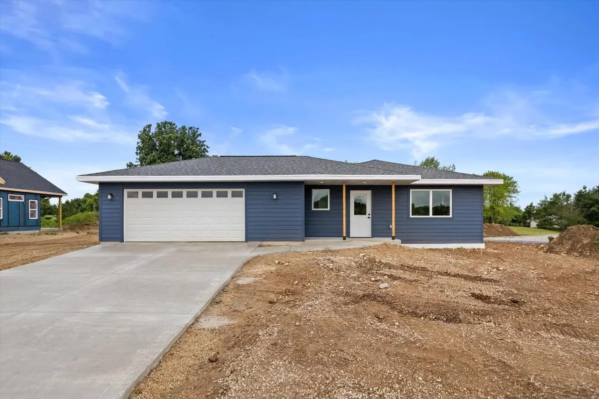 120 Ervalice COURT, Random Lake, WI 53075 - #1