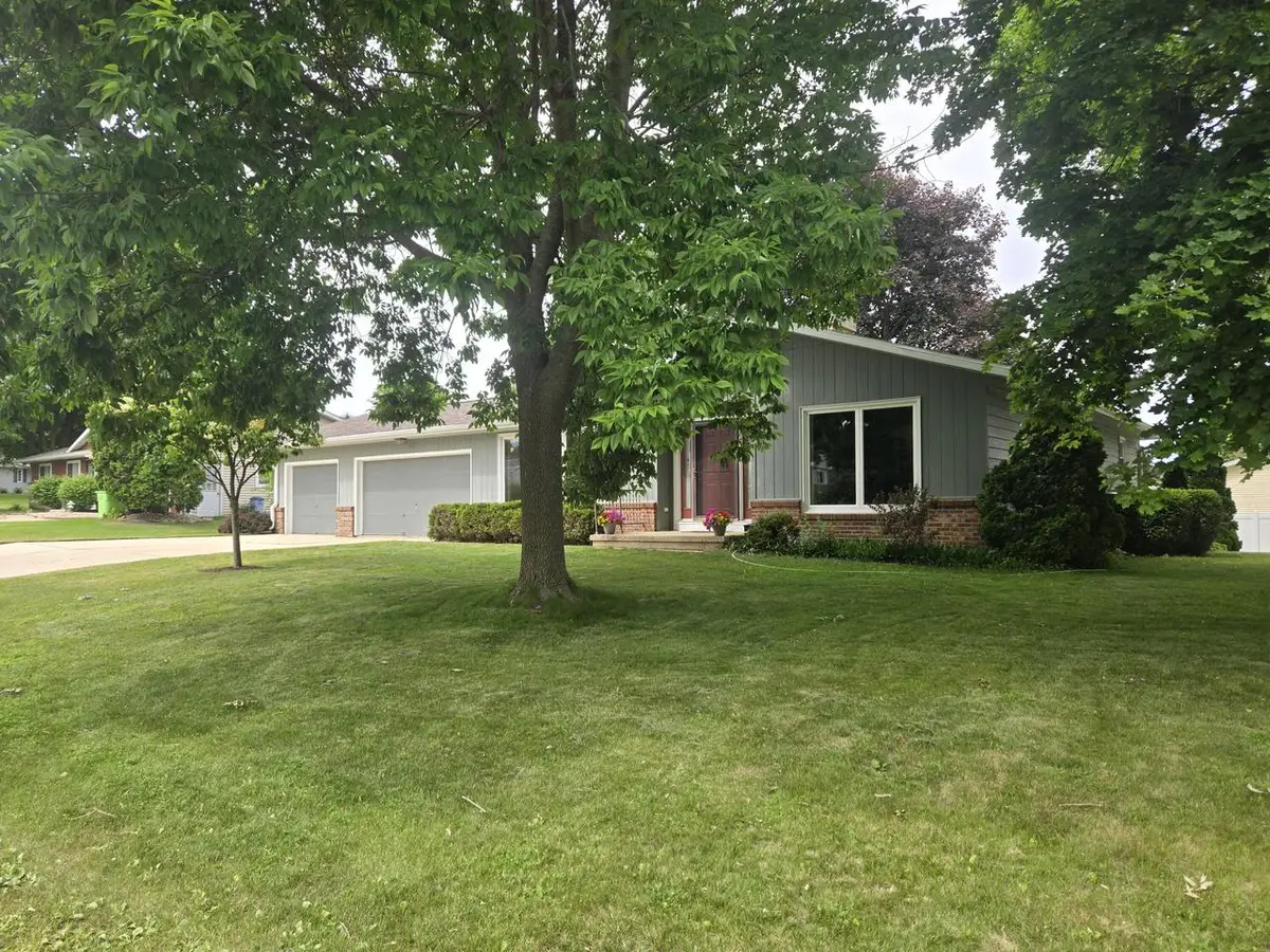 1009 Georgetown TERRACE, Beaver Dam, WI 53916 - #1