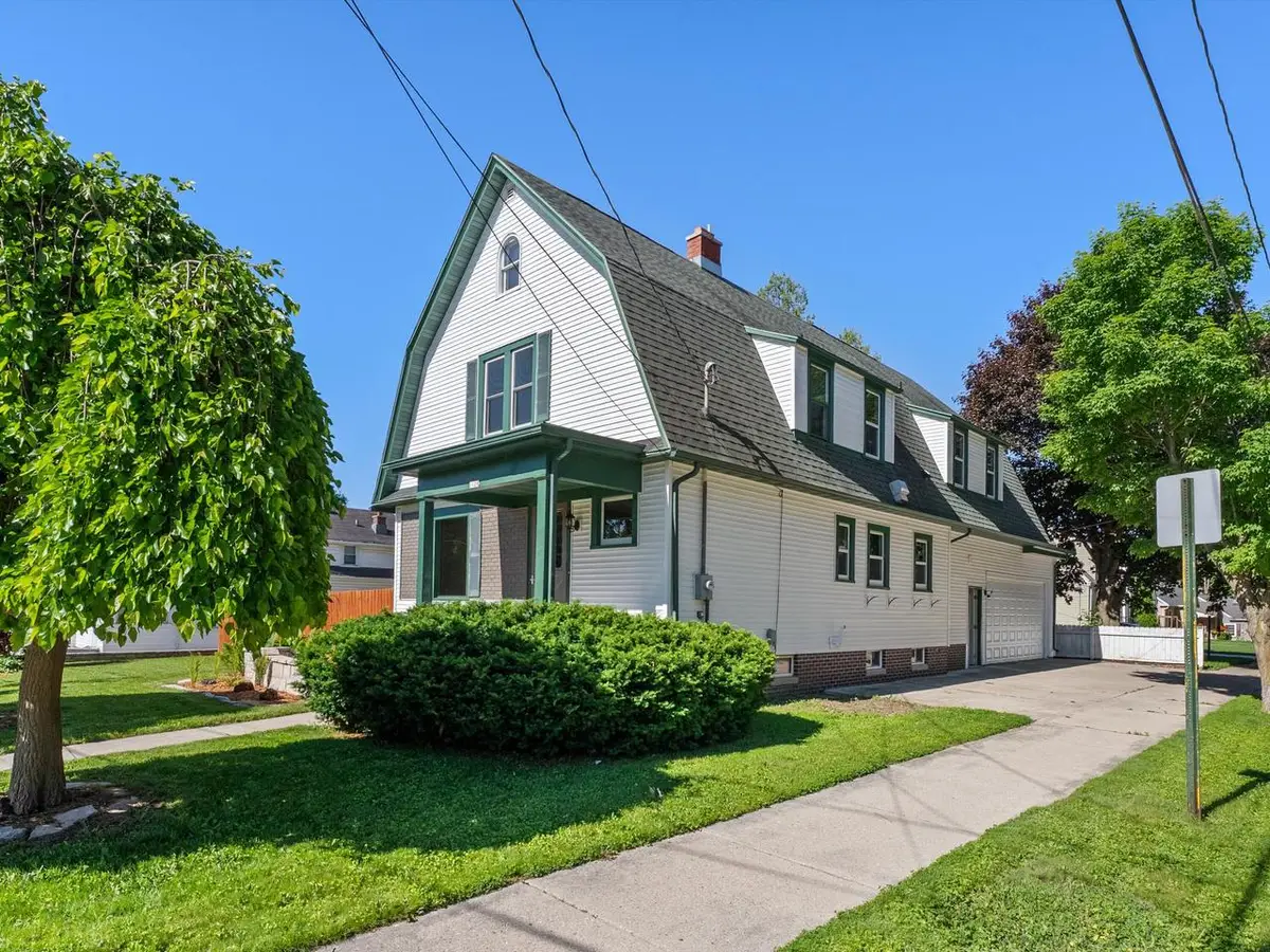 1128 N 11th STREET, Manitowoc, WI 54220 - #1