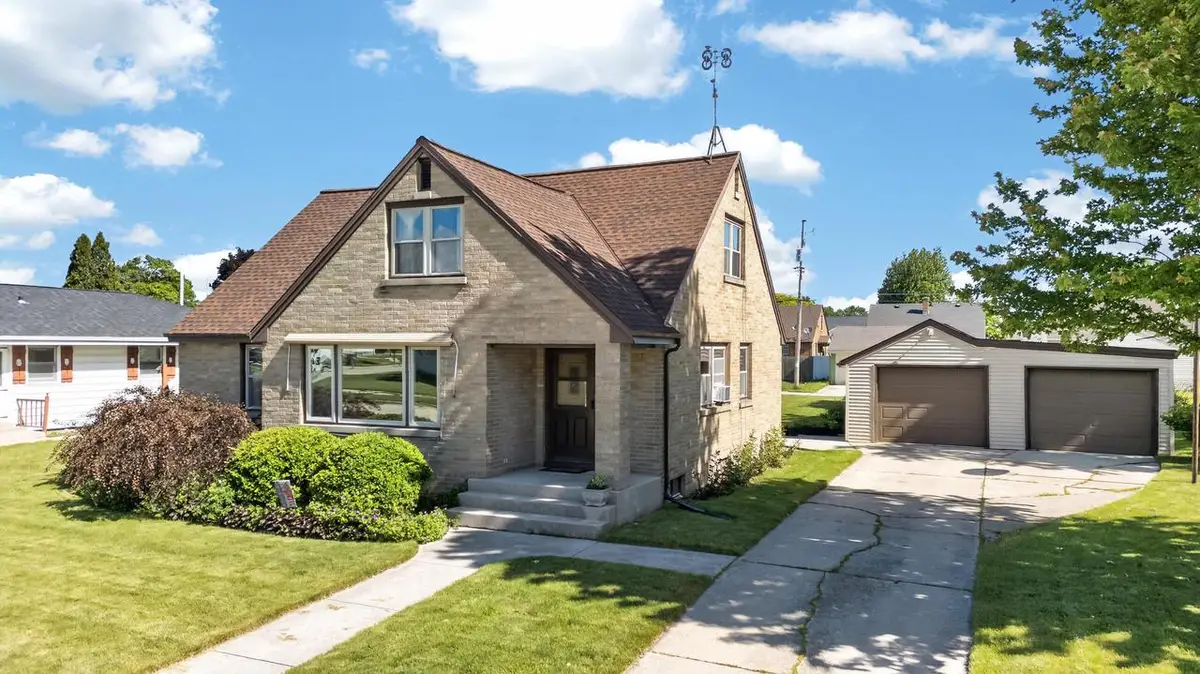 2114 Arizona AVENUE, Sheboygan, WI 53081 - #1